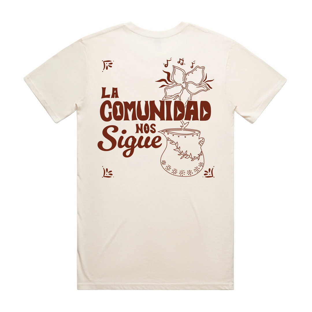 La Comunidad Nos Sigue Tee