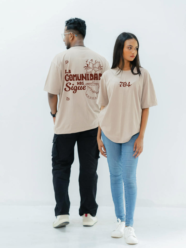 La Comunidad Nos Sigue Tee